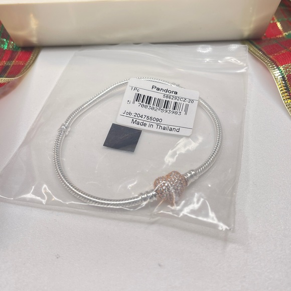 New Pandora Moments Rose Gold Pave’ Heart Clasp - Picture 7 of 7